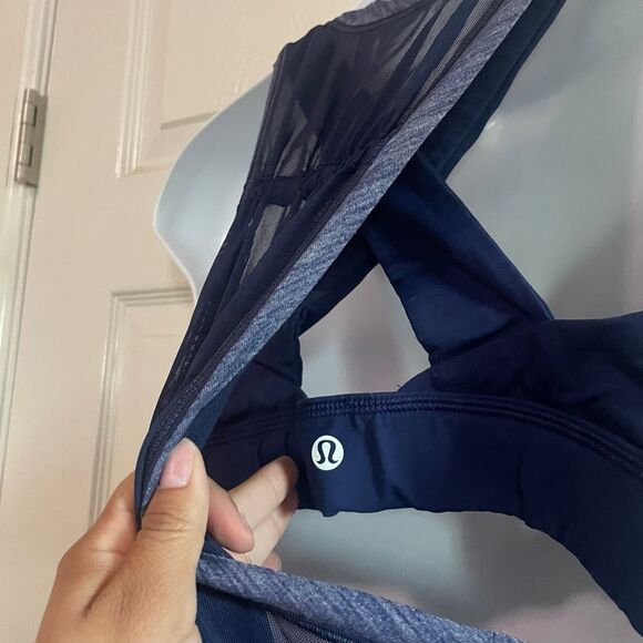 Lululemon Size 10 Work The Circuit Tank Top Navy Blue - Picture 6 of 6